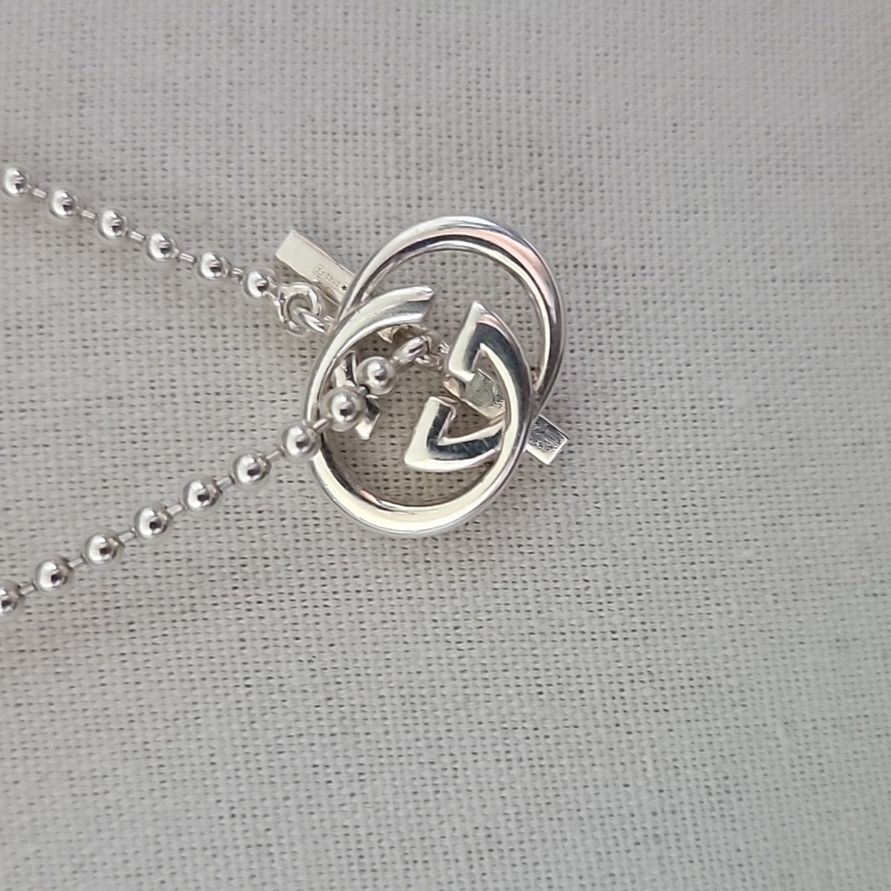 Gucci Sterling Silver Interlocking GG Brit Toggle Necklace - Picture 2 of 10